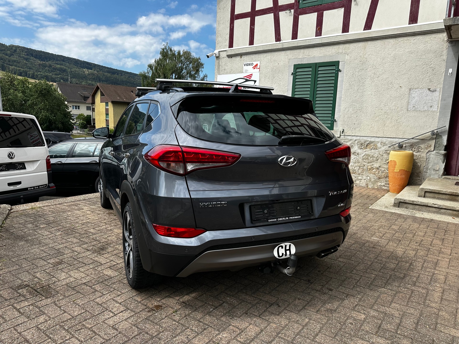 HYUNDAI Tucson 2.0 CRDI Launch Edition 4WD Automatic-image-3