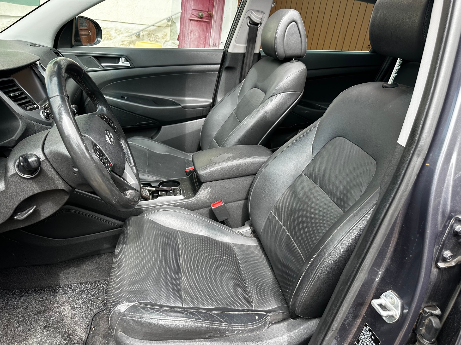 HYUNDAI Tucson 2.0 CRDI Launch Edition 4WD Automatic-image-5