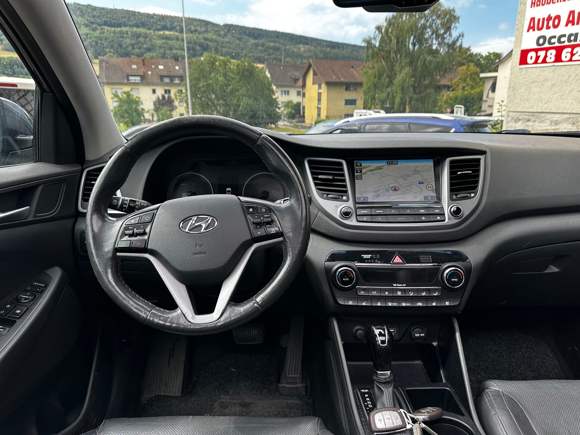 HYUNDAI Tucson 2.0 CRDI Launch Edition 4WD Automatic-image-7