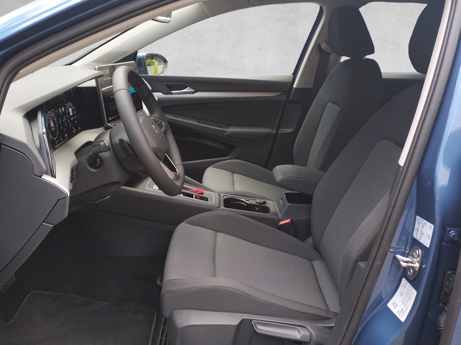 VW Golf 1.5 e TSI mHEV Value DSG-image-8