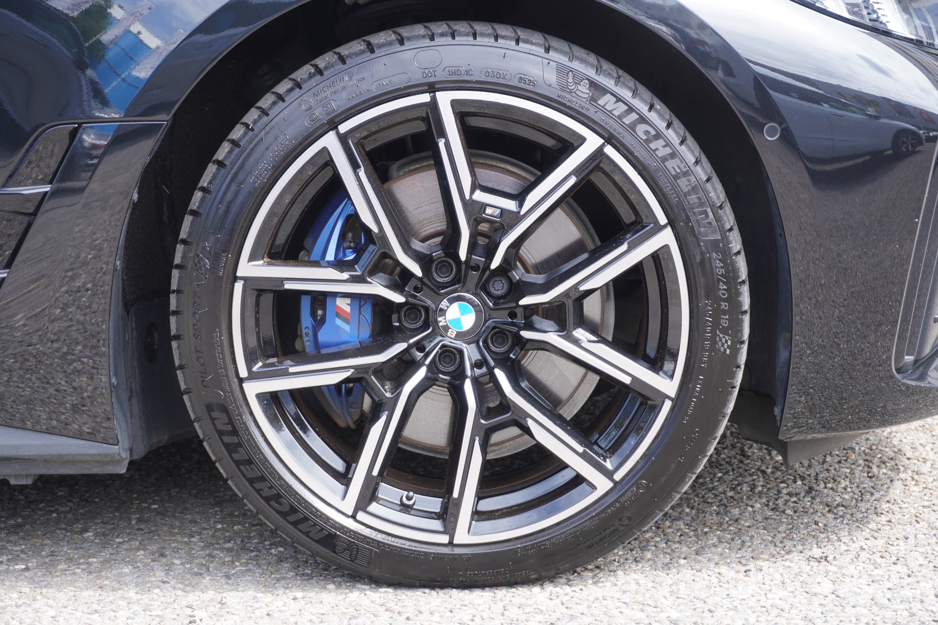 BMW i4 eDrive 40 M Sport-image-8