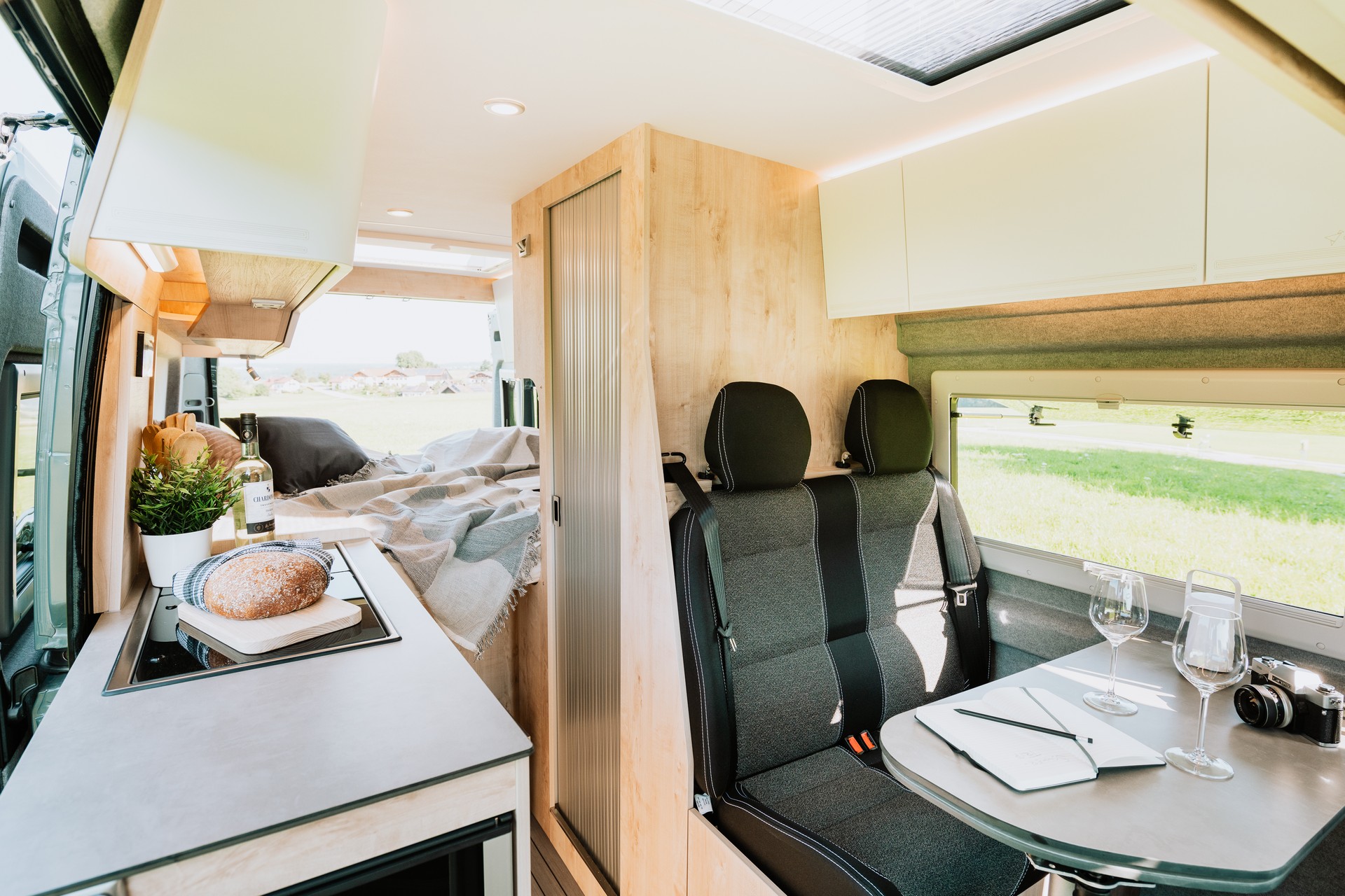 CLEVER VANS Spirit 600 Citroen 180PS AT8-image-0