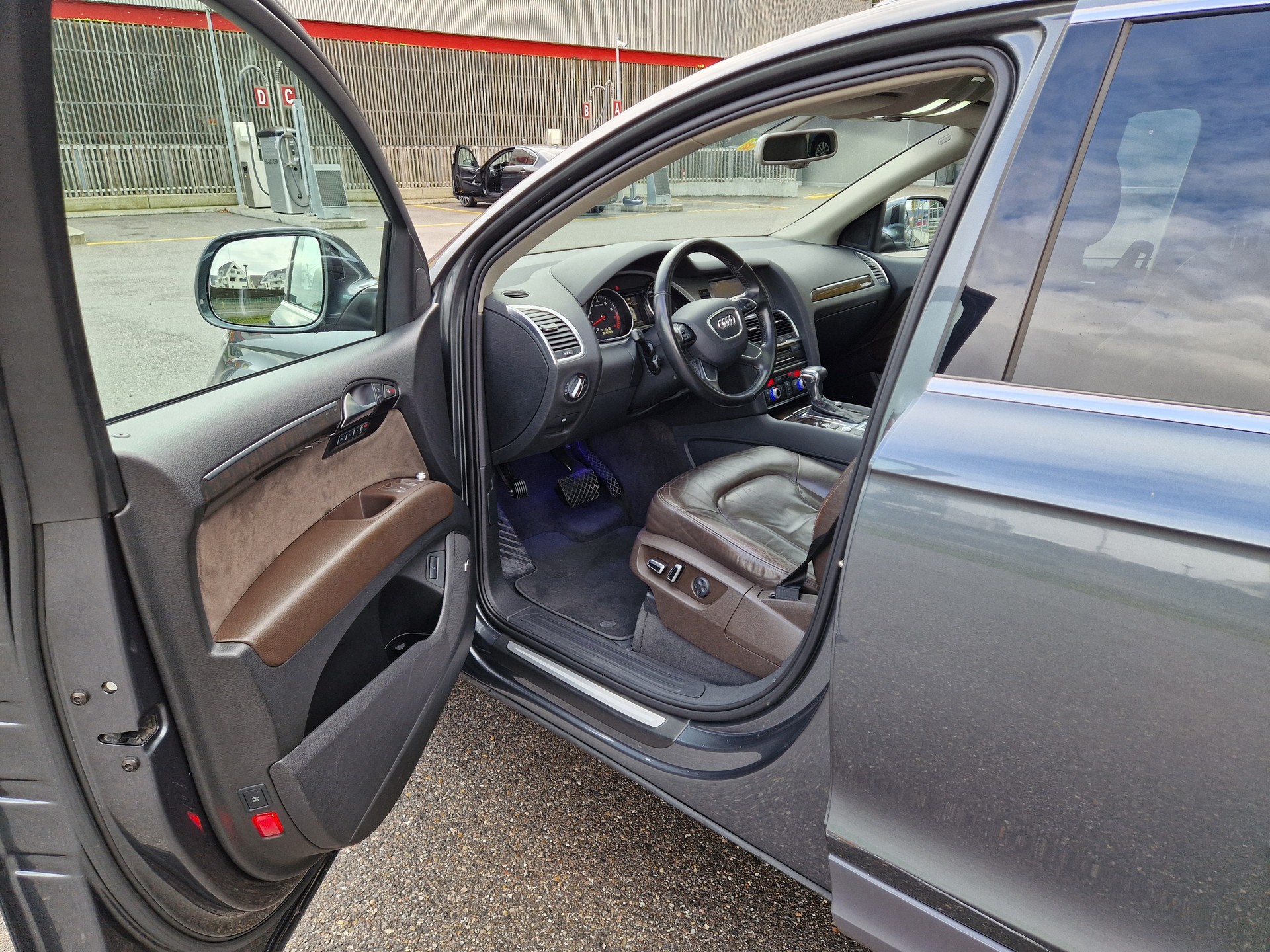 AUDI Q7 3.0 TFSI quattro tiptronic-image-7