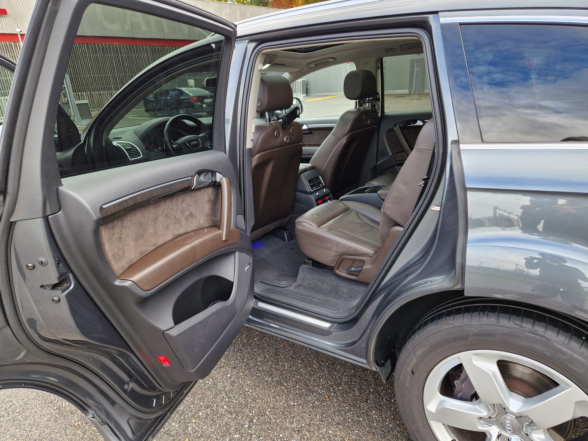 AUDI Q7 3.0 TFSI quattro tiptronic-image-11