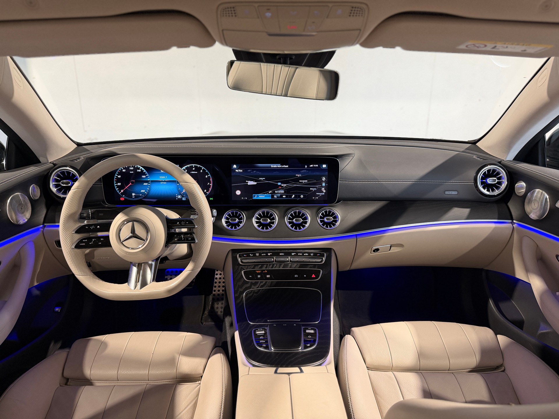 MERCEDES-BENZ E 200 Coupé 4Matic AMG Line 9G-Tronic-image-10