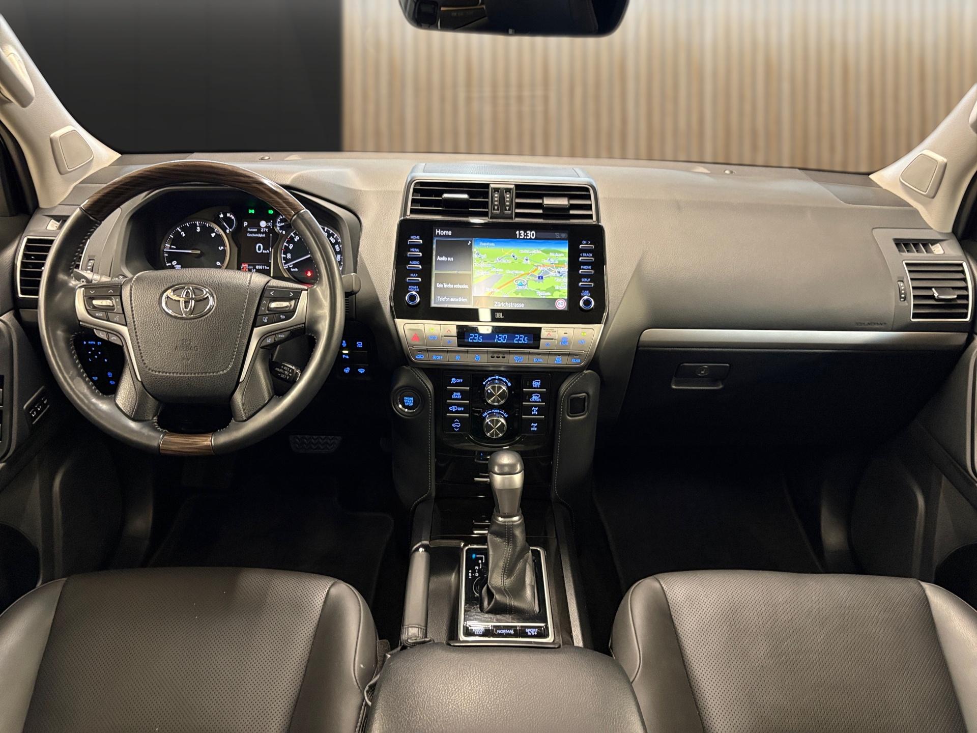 TOYOTA Land Cruiser 2.8TD Invincible Automat-image-13