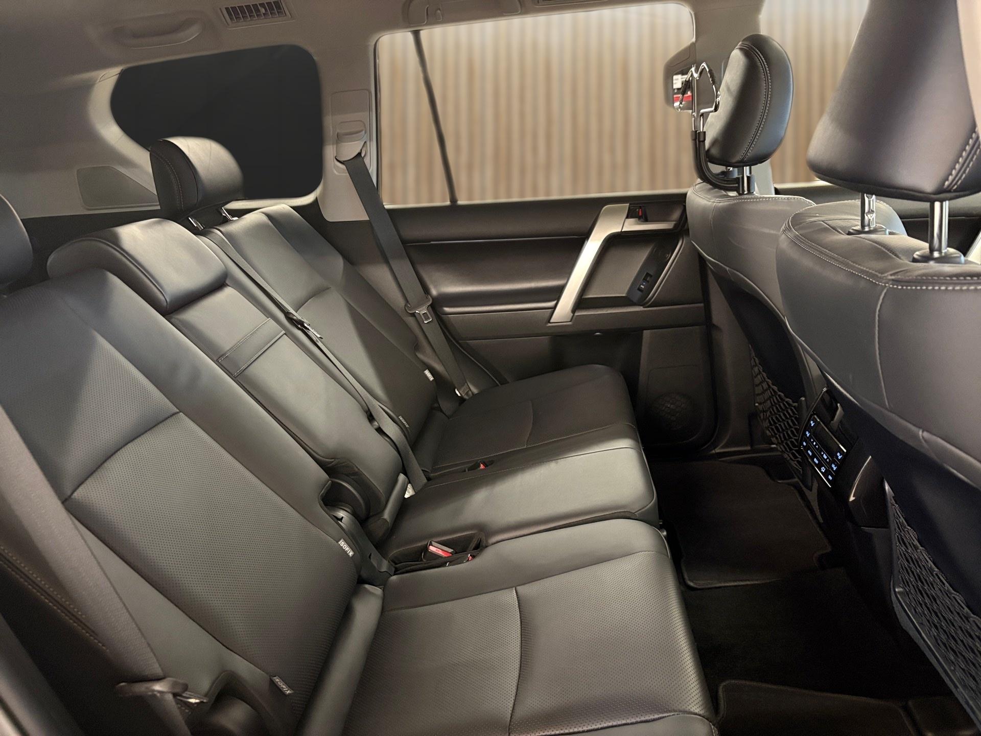 TOYOTA Land Cruiser 2.8TD Invincible Automat-image-14