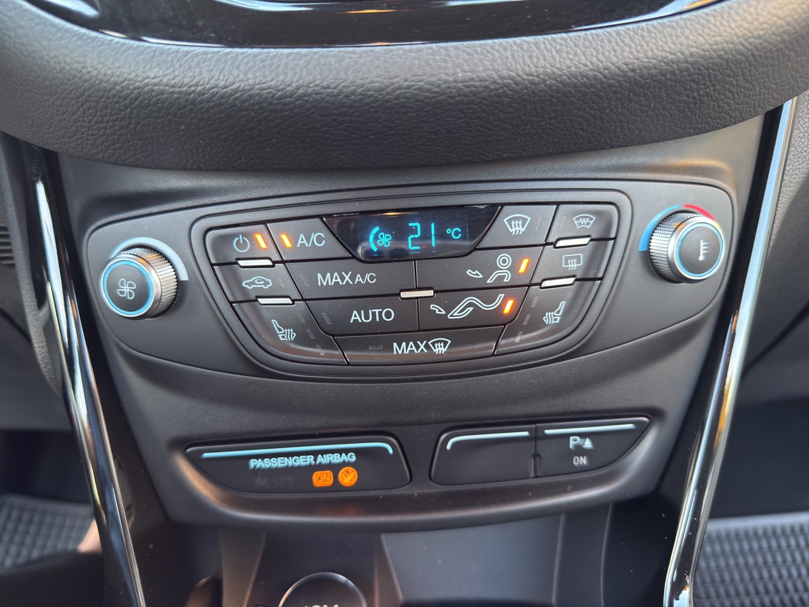 FORD B-Max 1.6 Ti-VCT Trend PowerShift-image-15