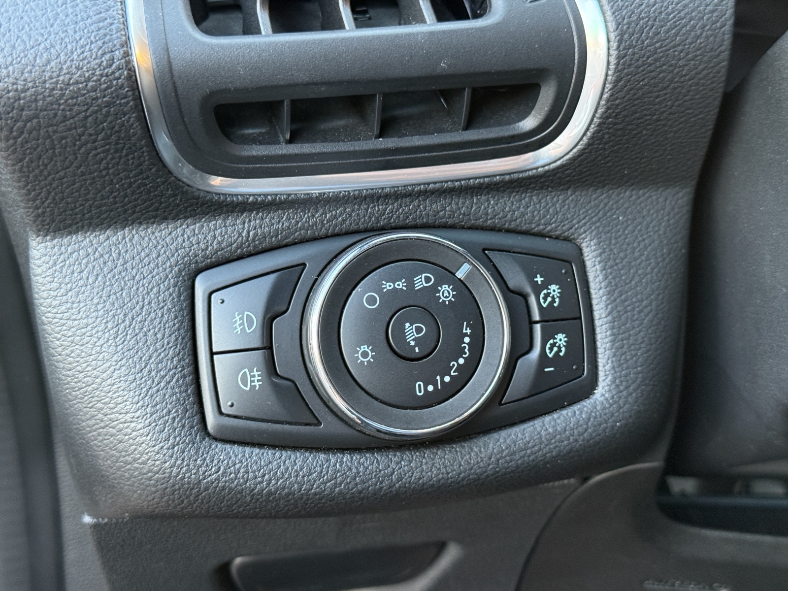 FORD B-Max 1.6 Ti-VCT Trend PowerShift-image-23
