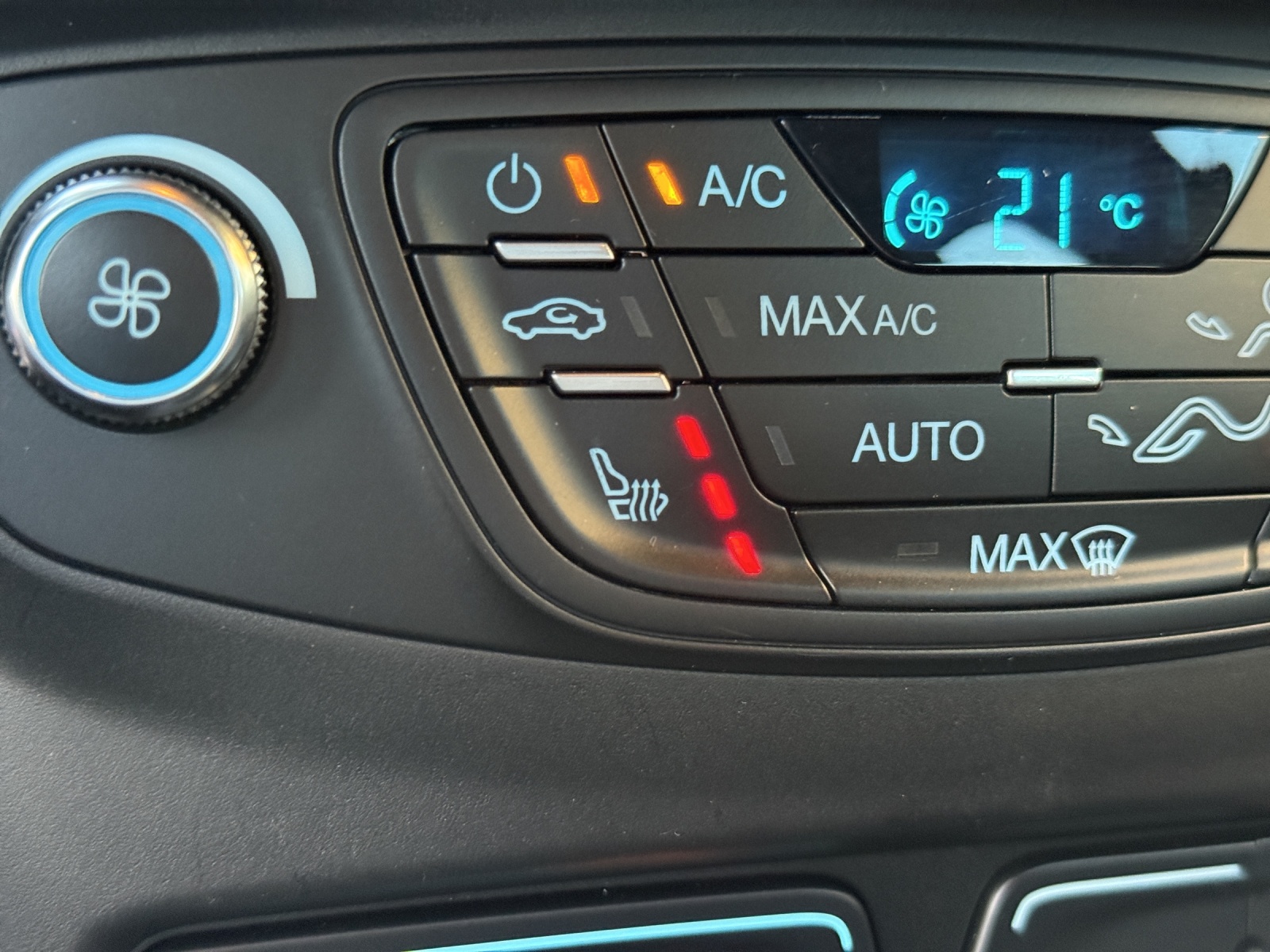 FORD B-Max 1.6 Ti-VCT Trend PowerShift-image-28