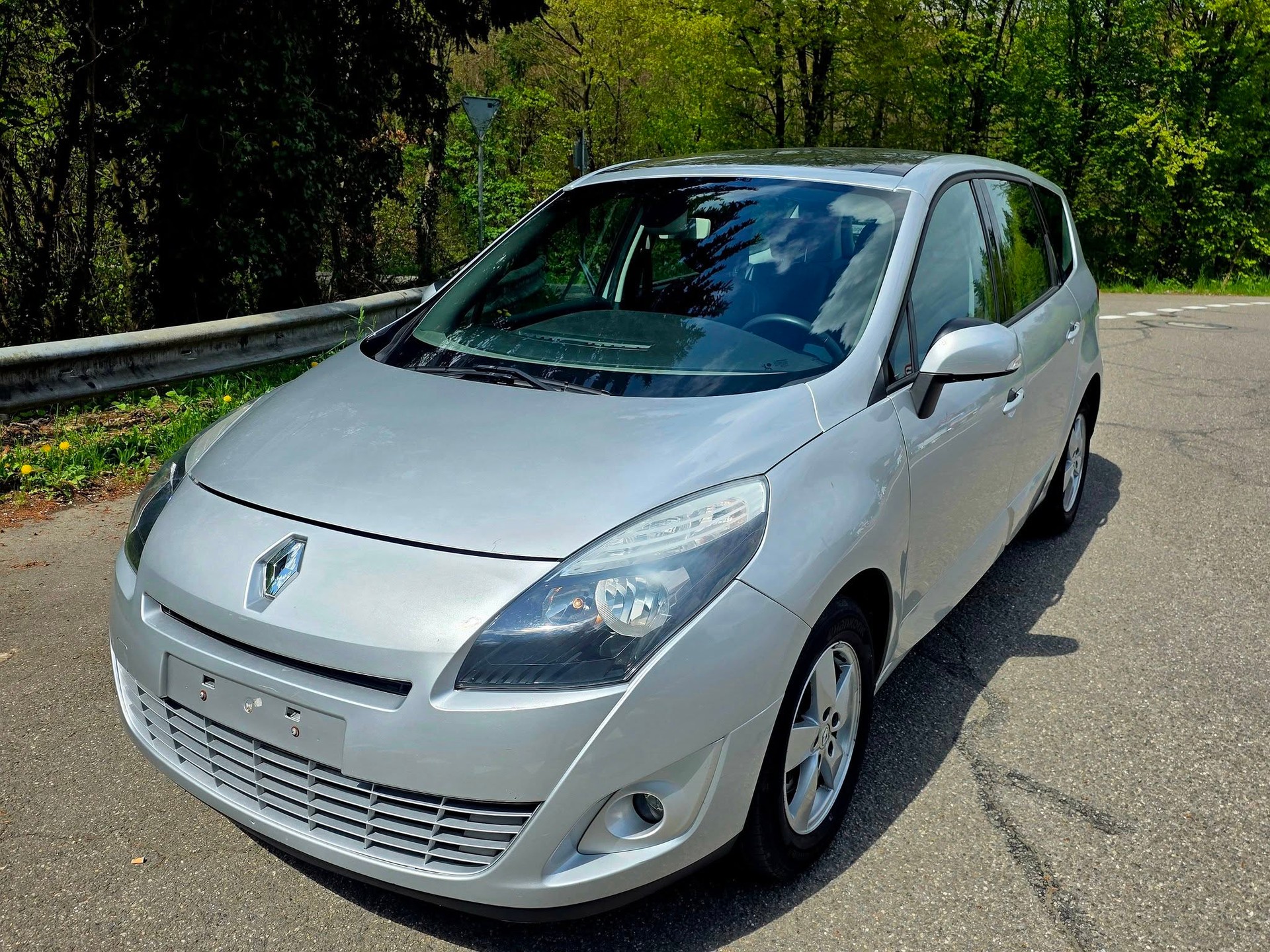 RENAULT Grand Scénic 1.4 16V Turbo Privilège-image-0