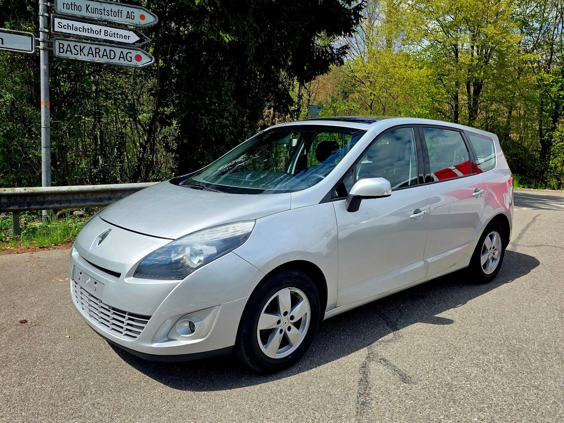 RENAULT Grand Scénic 1.4 16V Turbo Privilège-image-3