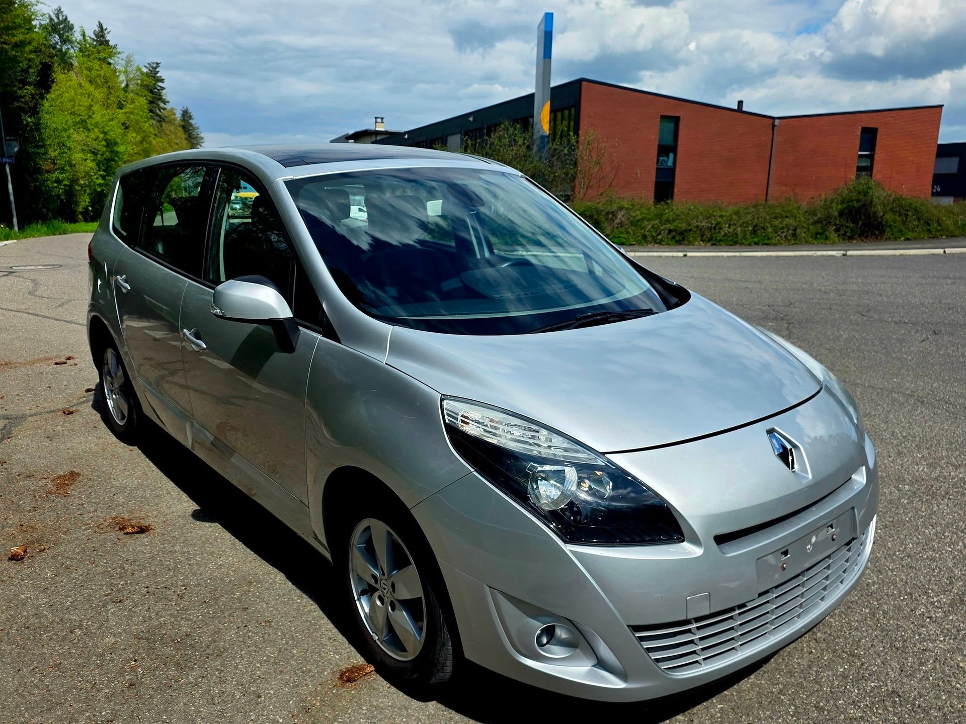 RENAULT Grand Scénic 1.4 16V Turbo Privilège-image-5