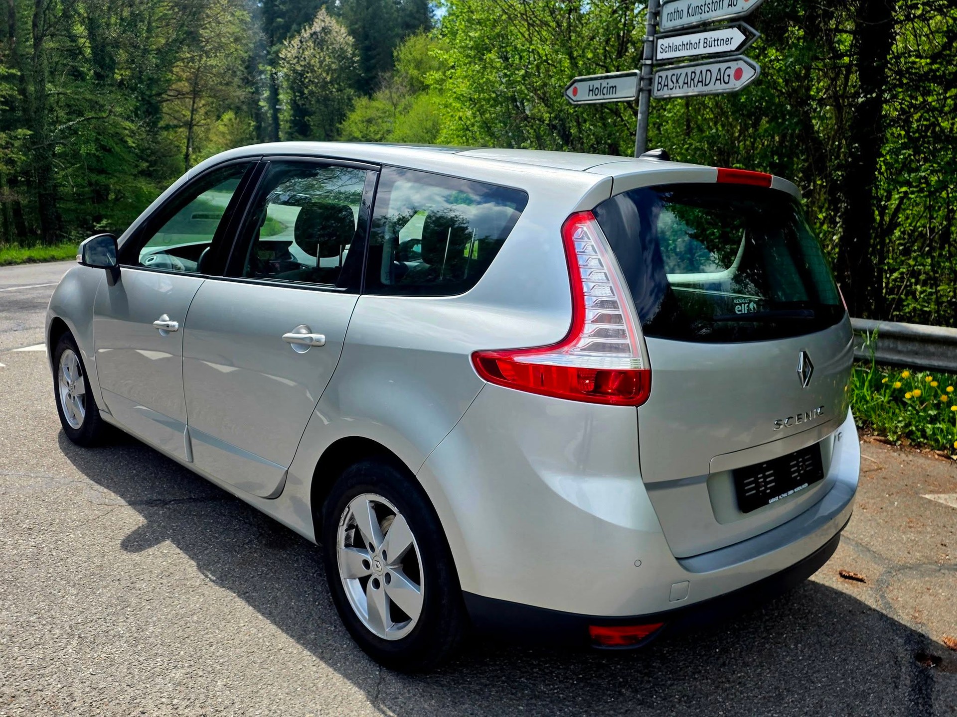 RENAULT Grand Scénic 1.4 16V Turbo Privilège-image-6