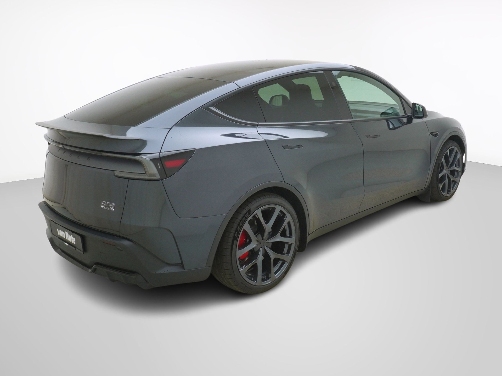 TESLA Model Y Performance AWD-image-5