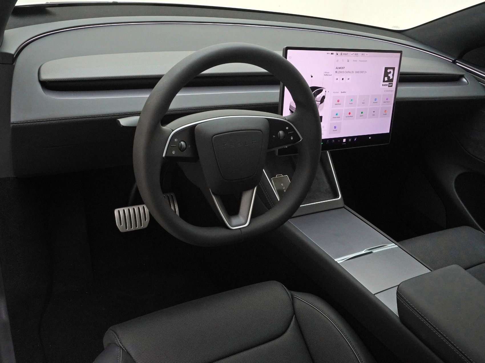 TESLA Model Y Performance AWD-image-12