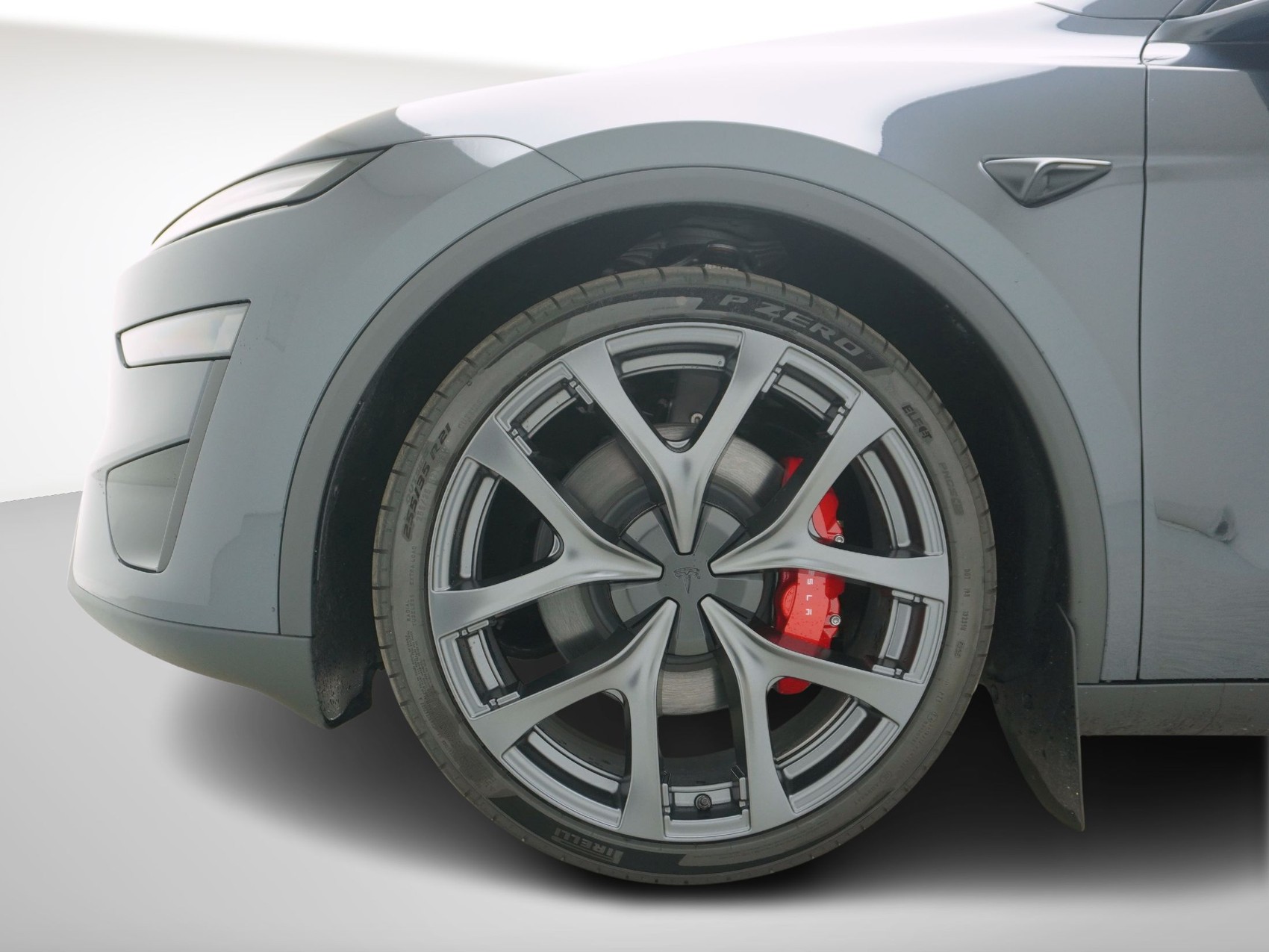 TESLA Model Y Performance AWD-image-10