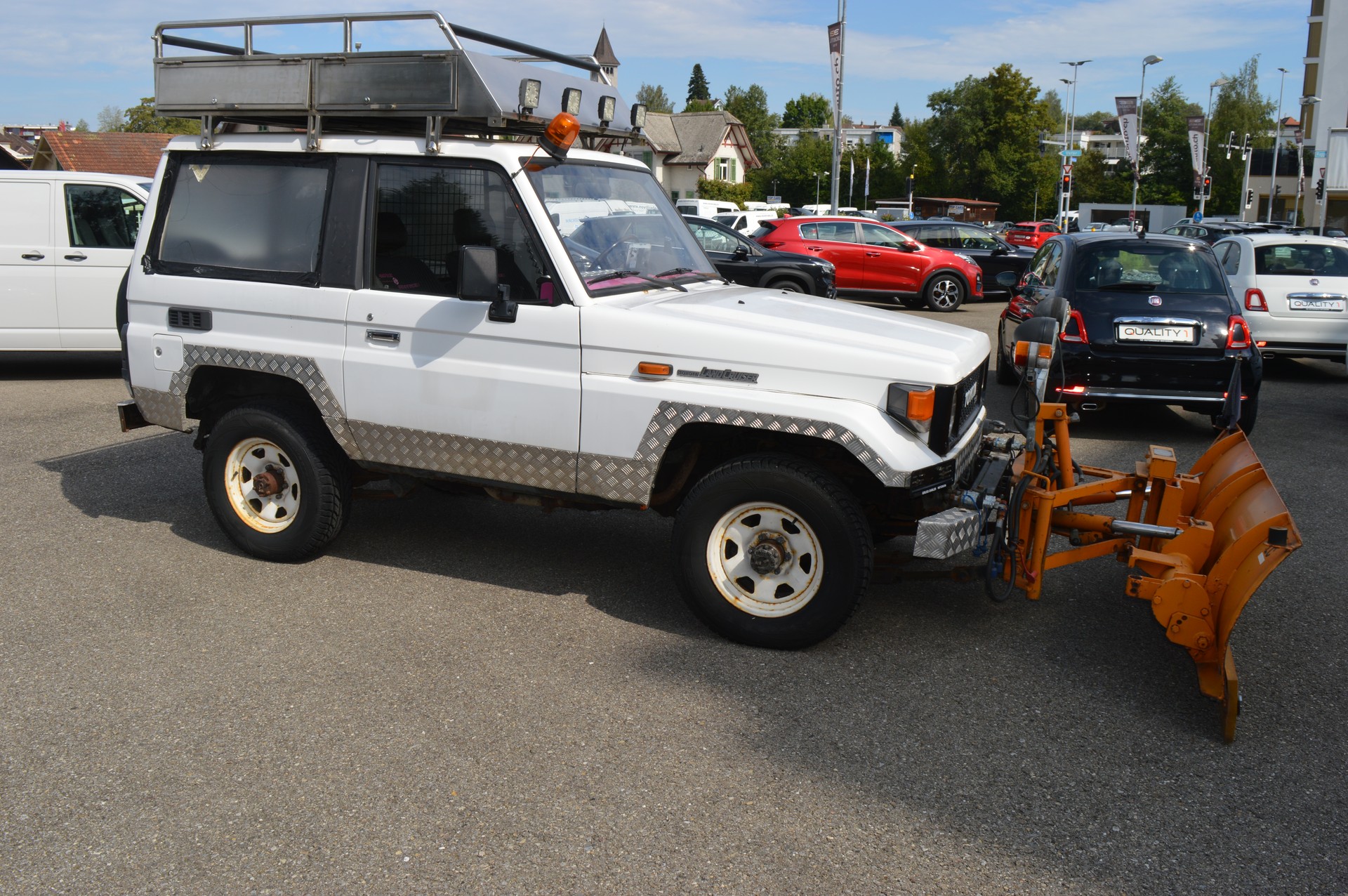 TOYOTA LAND CRUISER-image-3