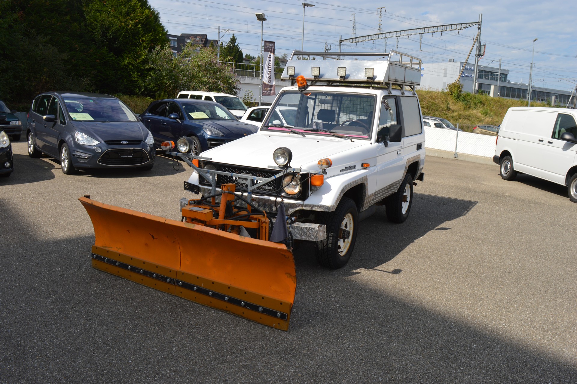 TOYOTA LAND CRUISER-image-0