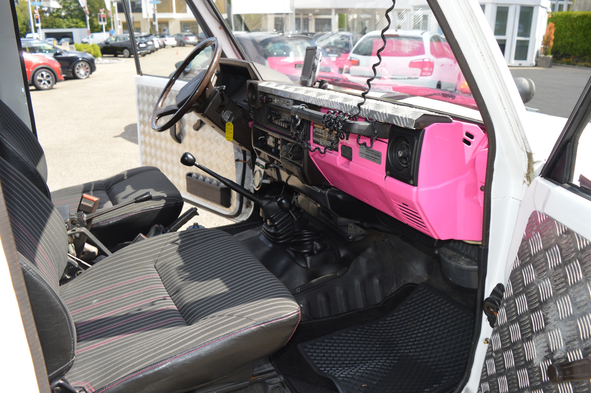 TOYOTA LAND CRUISER-image-13