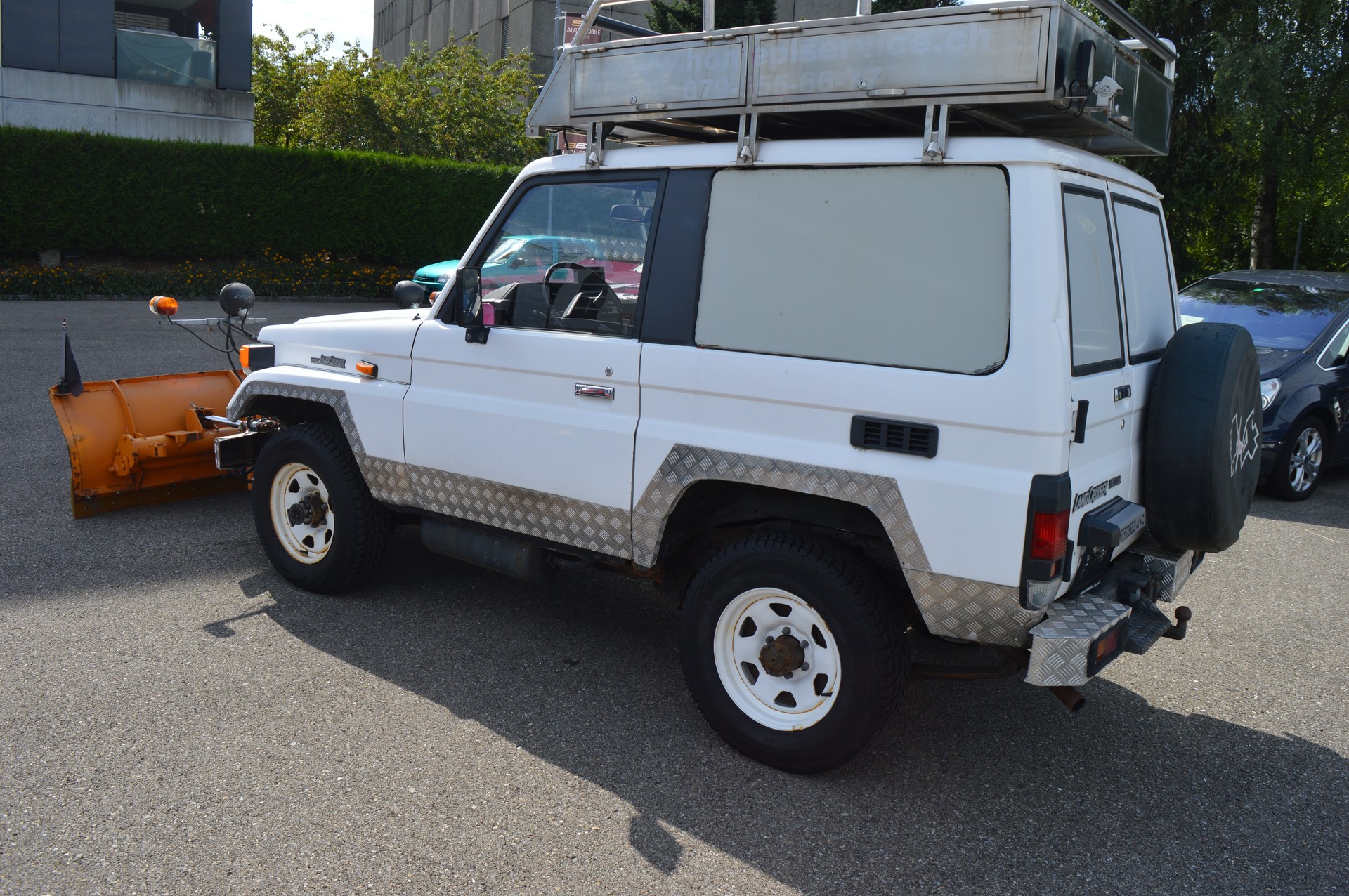 TOYOTA LAND CRUISER-image-6