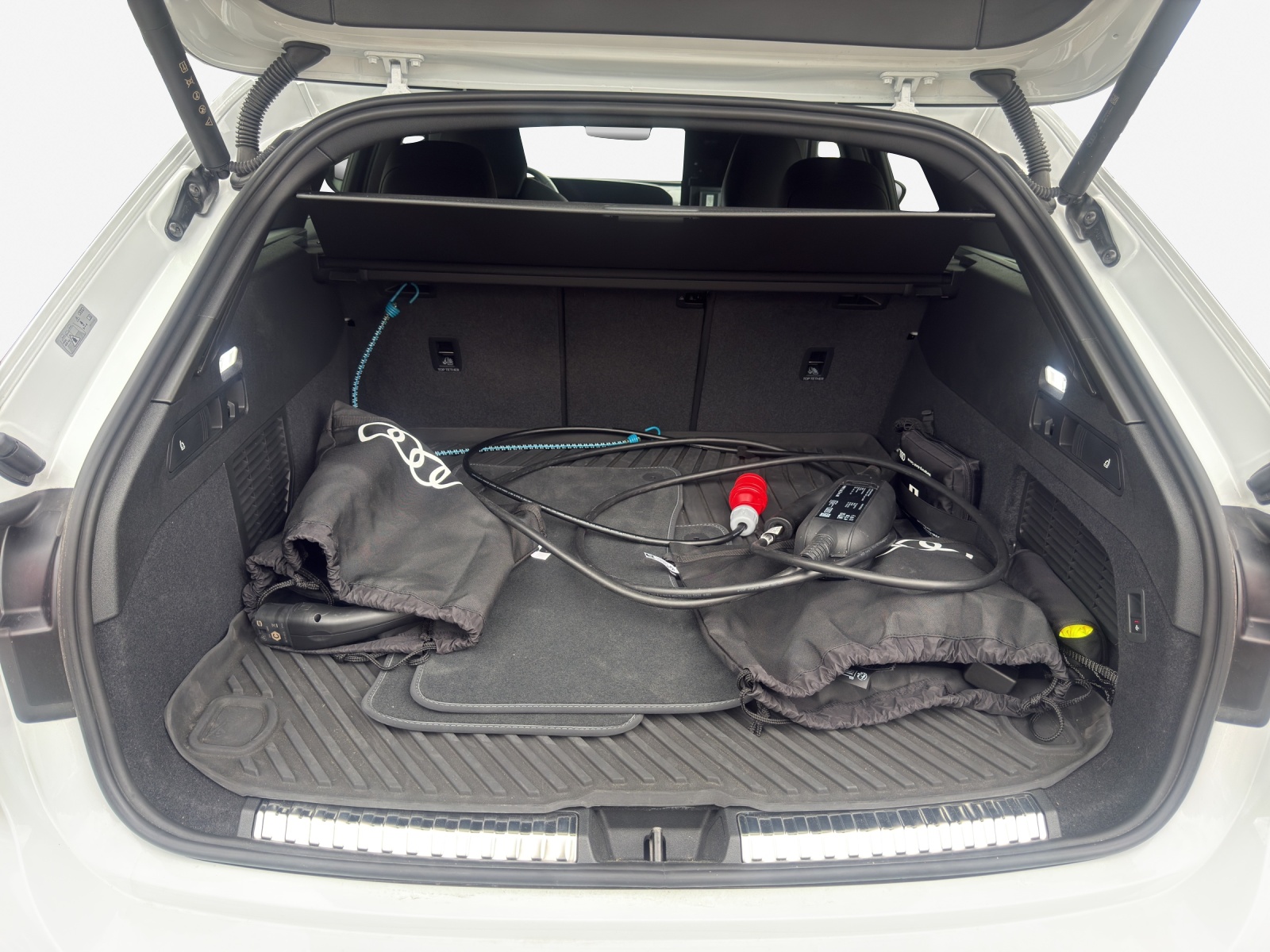 AUDI A5 Avant e-hybrid quattro 270 kW S tronic-image-12