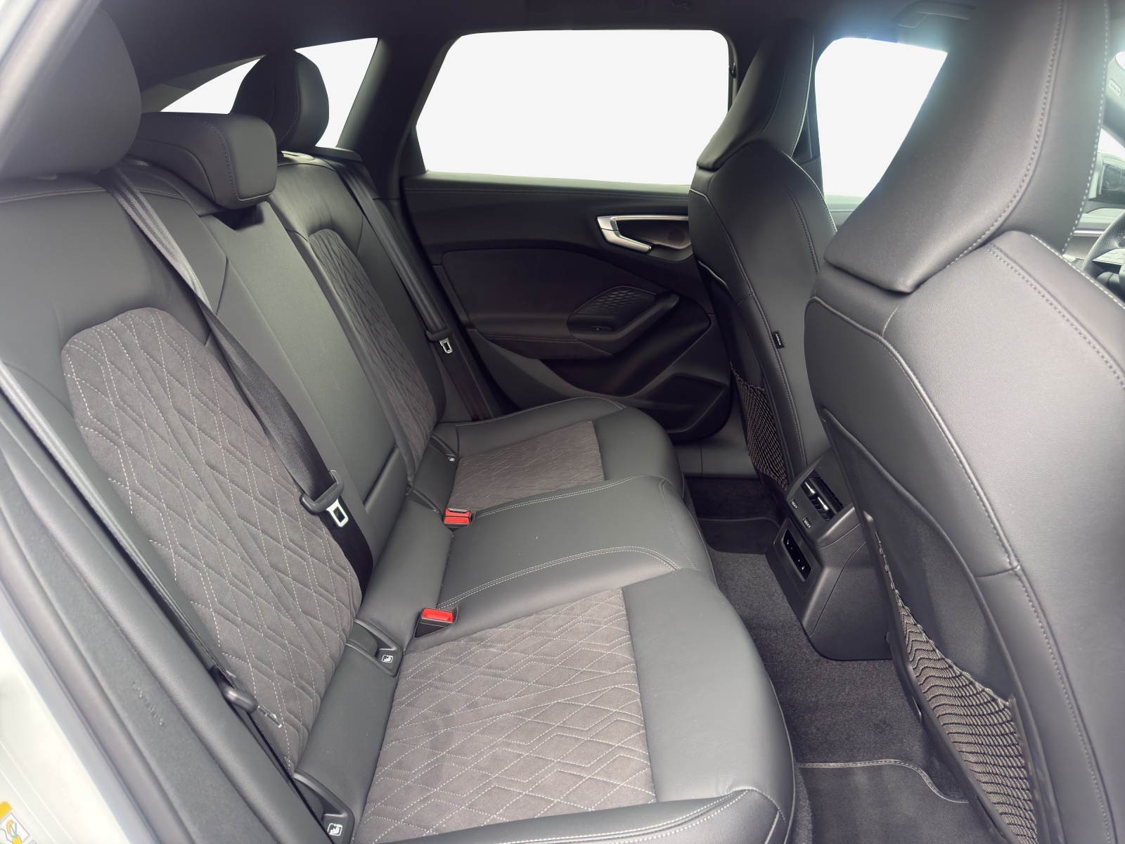 AUDI A5 Avant e-hybrid quattro 270 kW S tronic-image-13