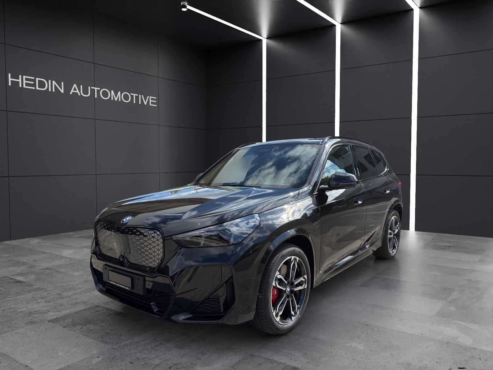 BMW iX1 30 xDrive-image-0