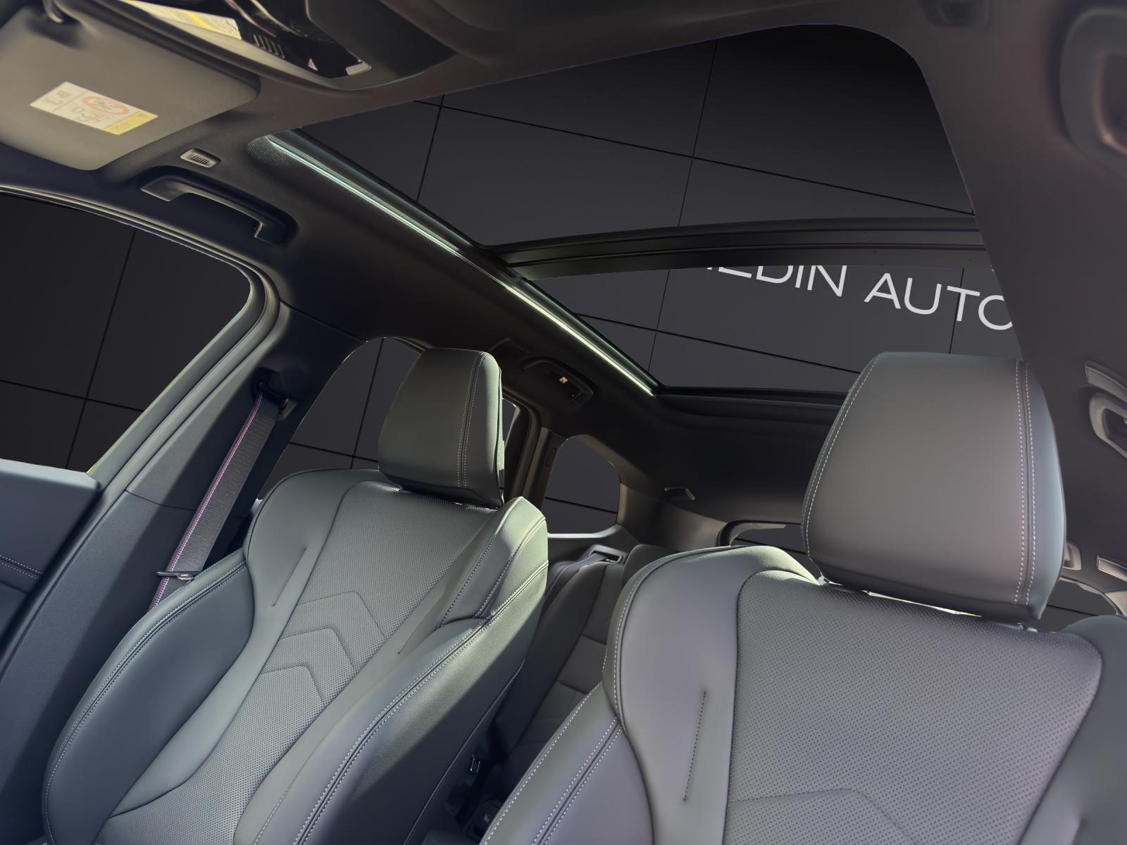 BMW iX1 30 xDrive-image-13