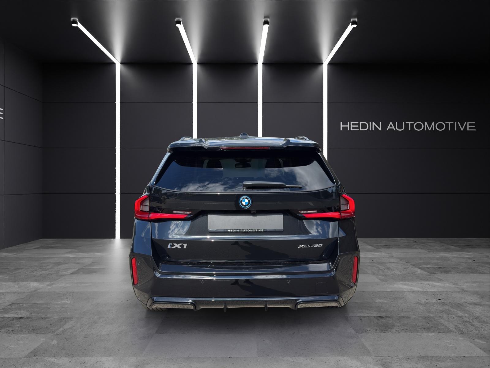 BMW iX1 30 xDrive-image-21