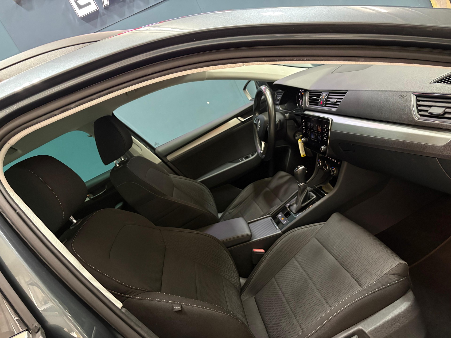 SKODA Superb Combi 1.5 TSI ACT Ambition DSG-image-10