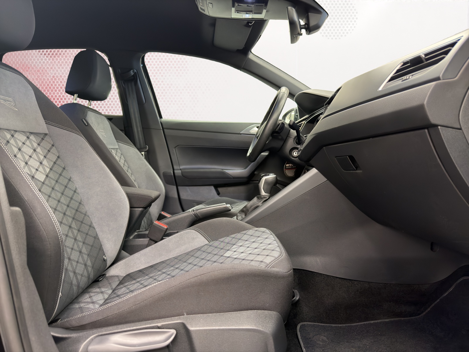 VW Polo 1.0 TSI R-Line DSG-image-10