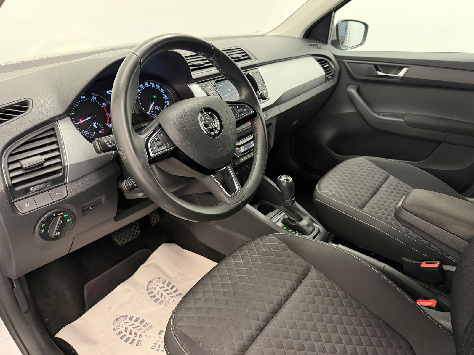 SKODA Fabia Combi 1.0 TSI Swiss Line 25 DSG-image-9