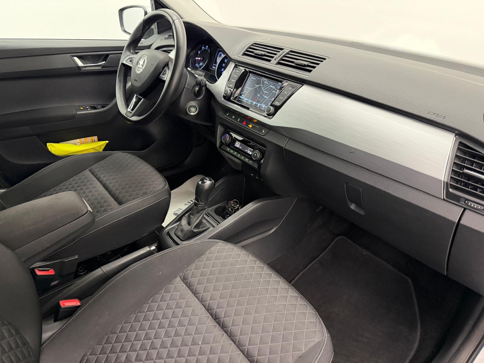 SKODA Fabia Combi 1.0 TSI Swiss Line 25 DSG-image-10
