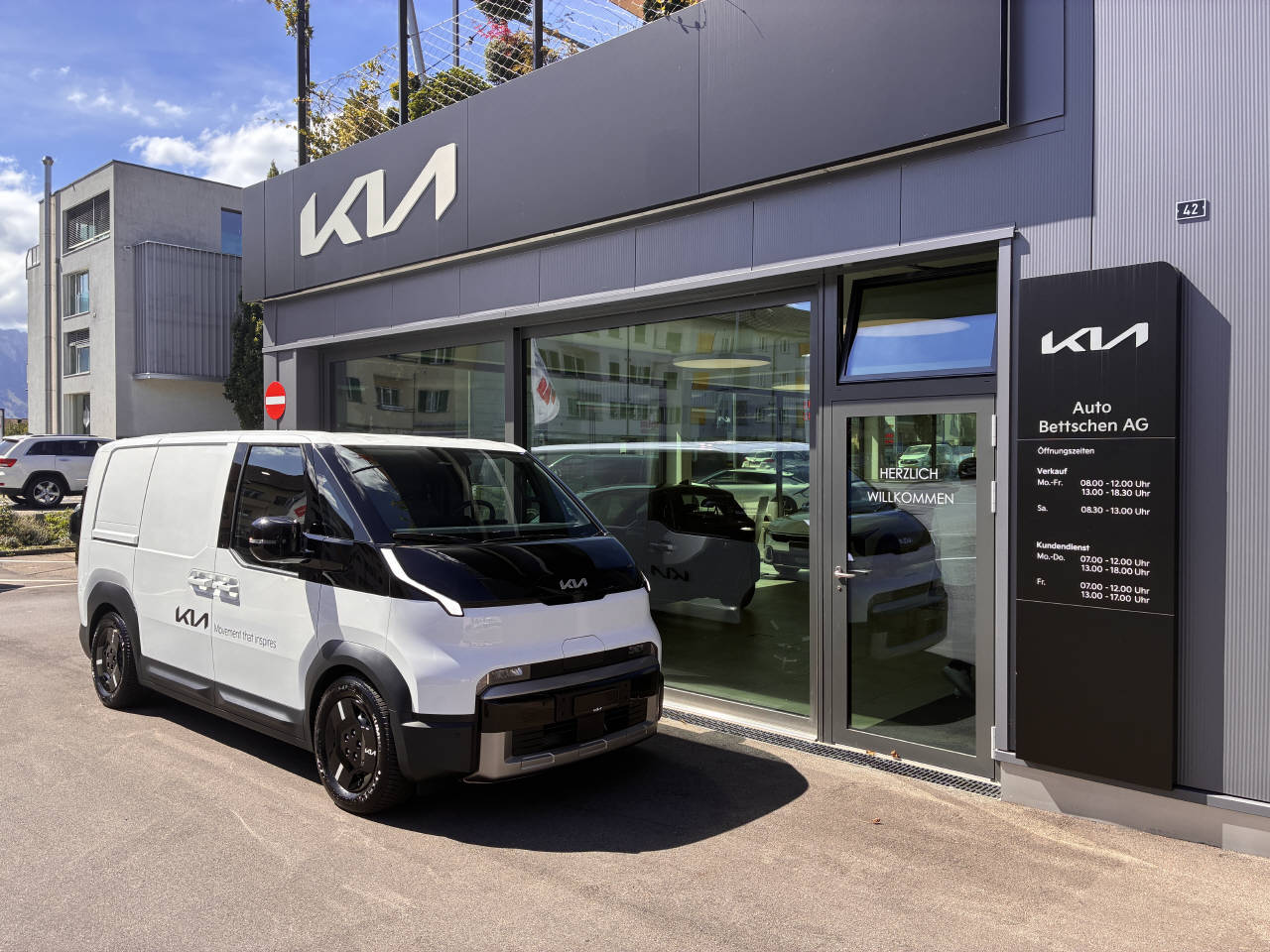 KIA PV5 Cargo 71.2 kWh Plus-image-0