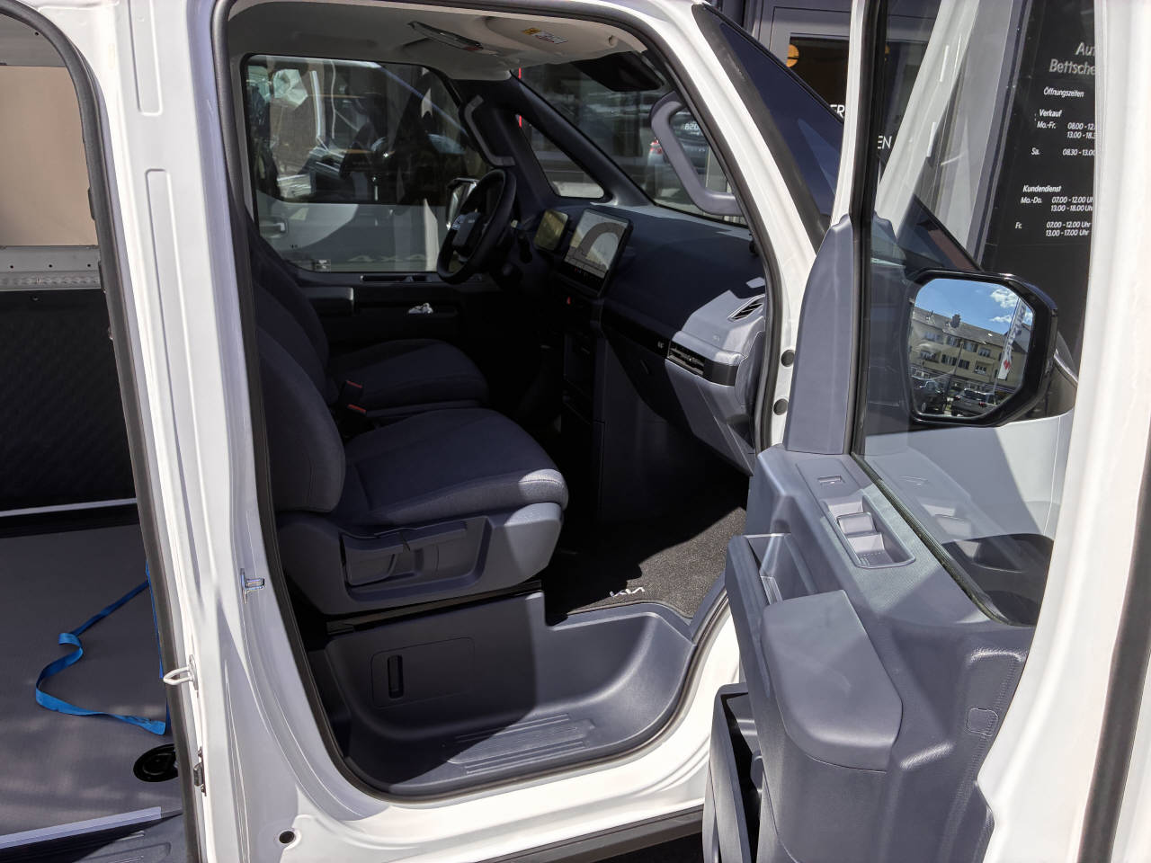 KIA PV5 Cargo 71.2 kWh Plus-image-7
