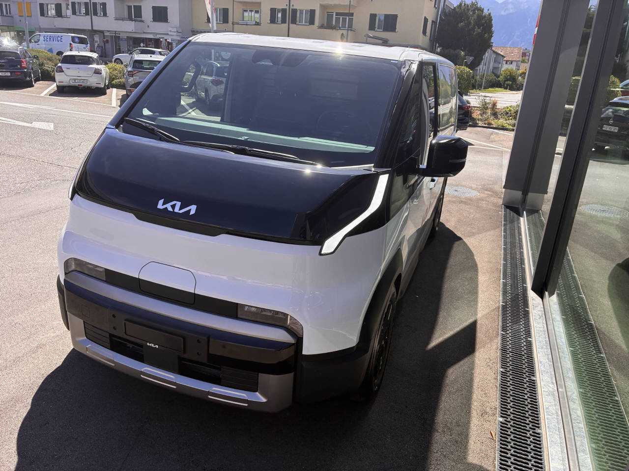 KIA PV5 Cargo 71.2 kWh Plus-image-2