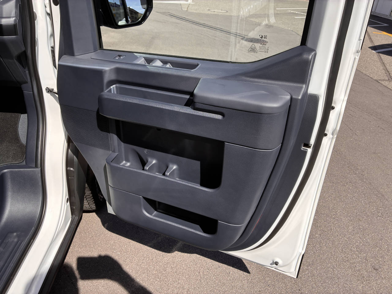 KIA PV5 Cargo 71.2 kWh Plus-image-11