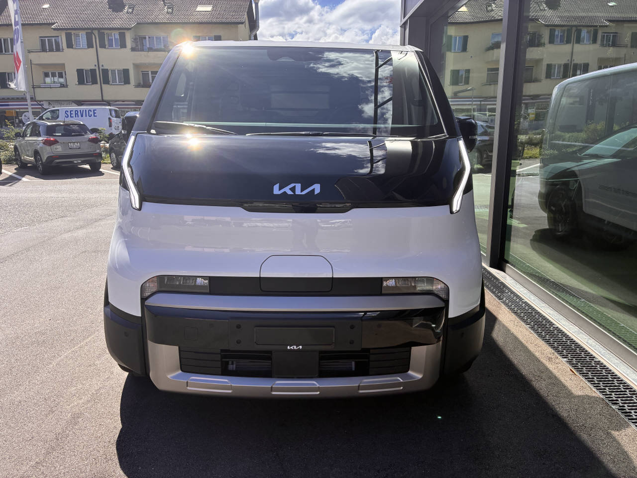 KIA PV5 Cargo 71.2 kWh Plus-image-1