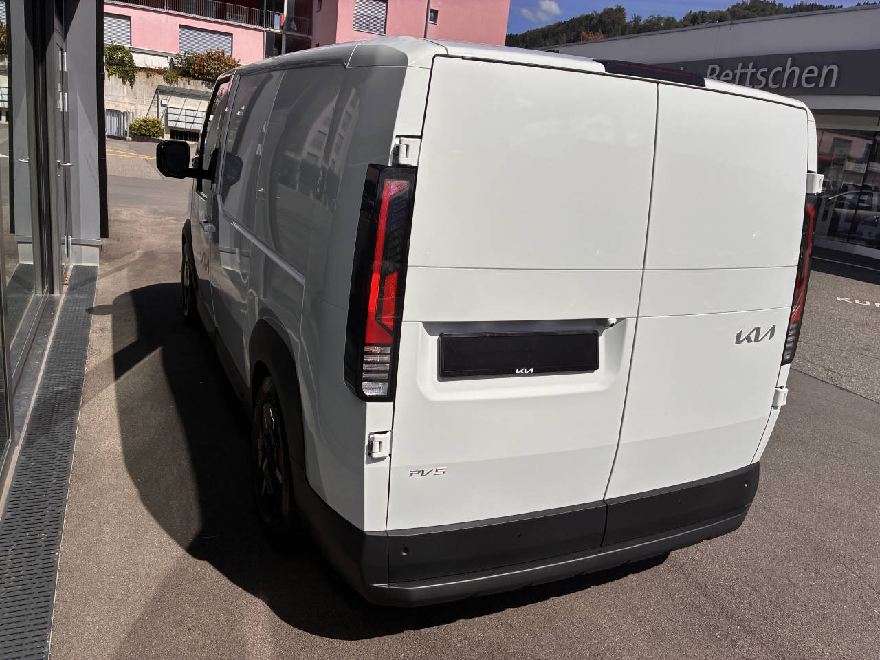 KIA PV5 Cargo 71.2 kWh Plus-image-3