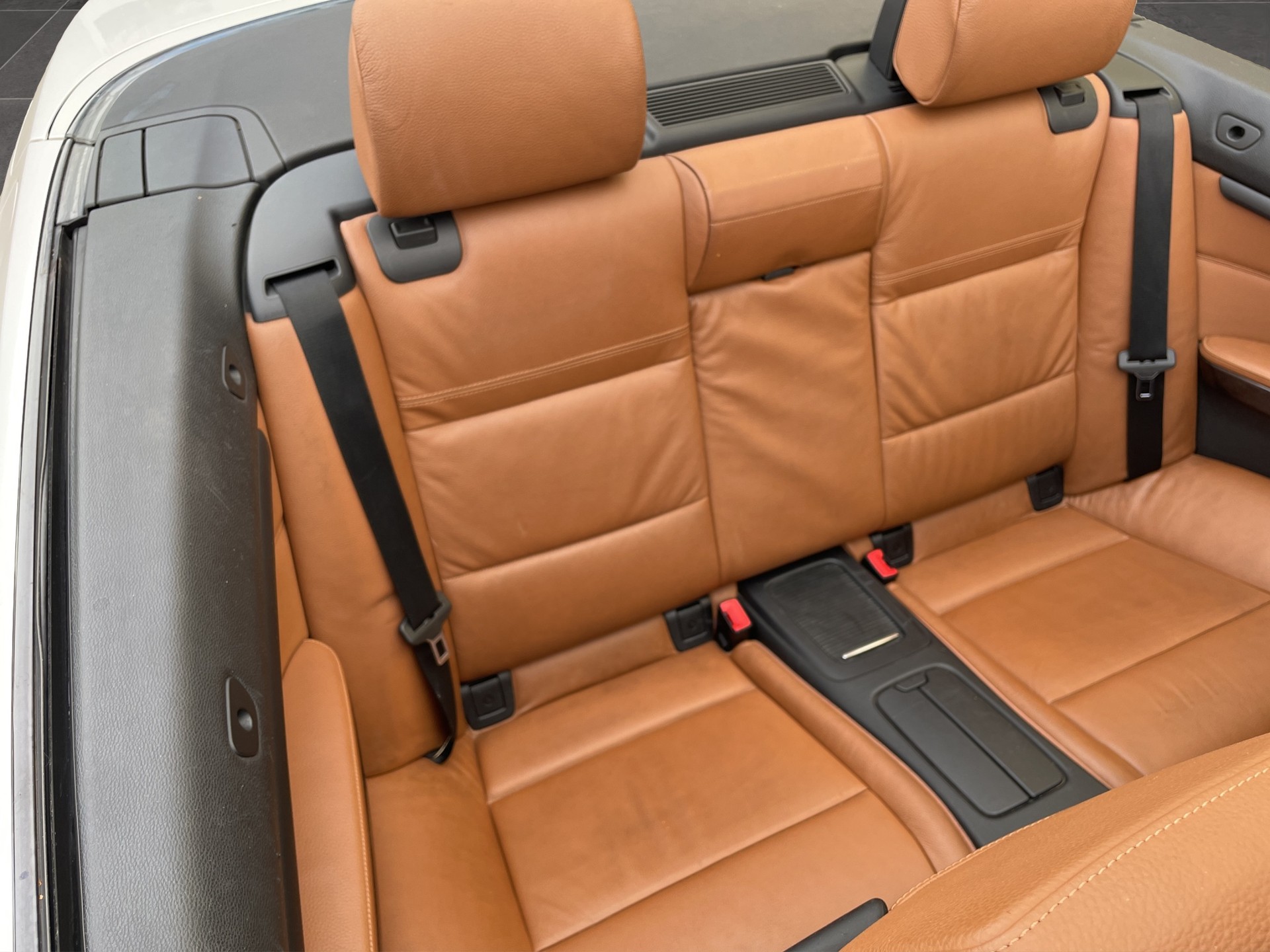 BMW 330i Cabriolet Steptronic-image-8