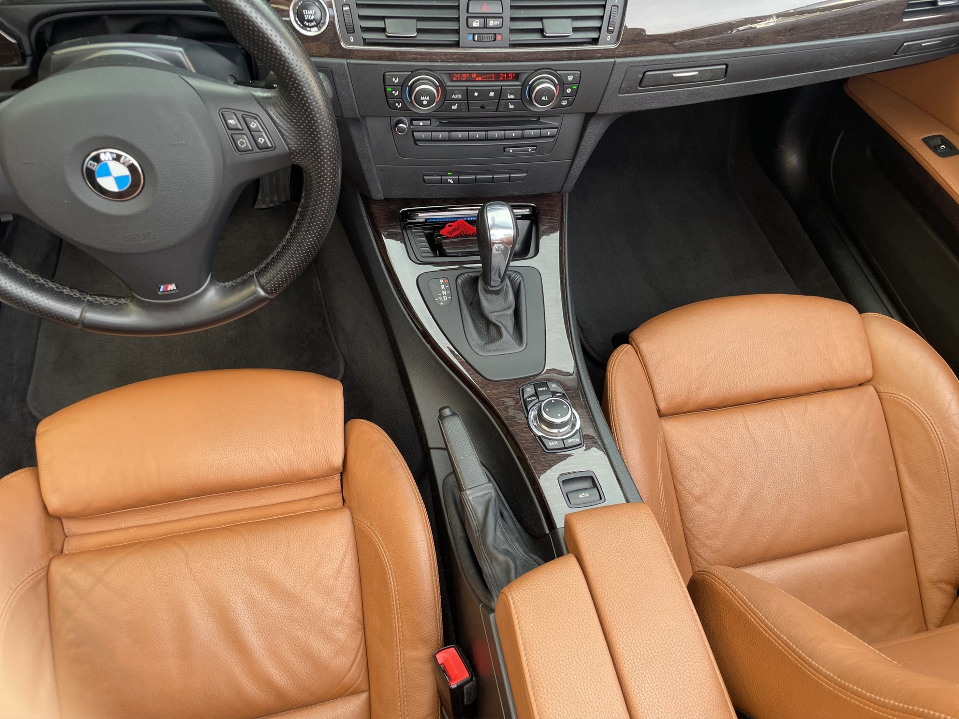 BMW 330i Cabriolet Steptronic-image-10