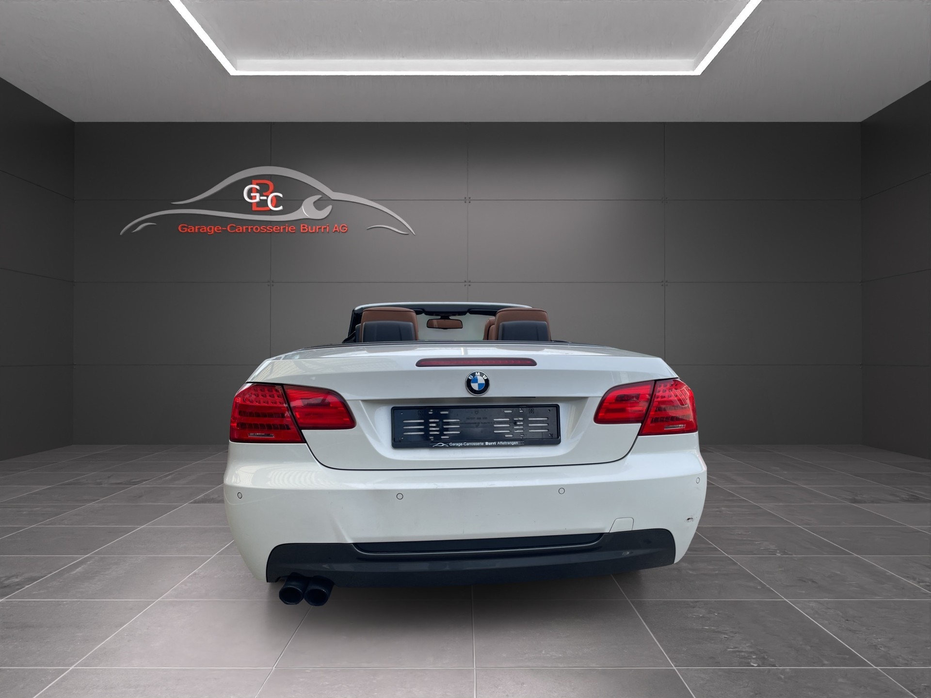 BMW 330i Cabriolet Steptronic-image-4