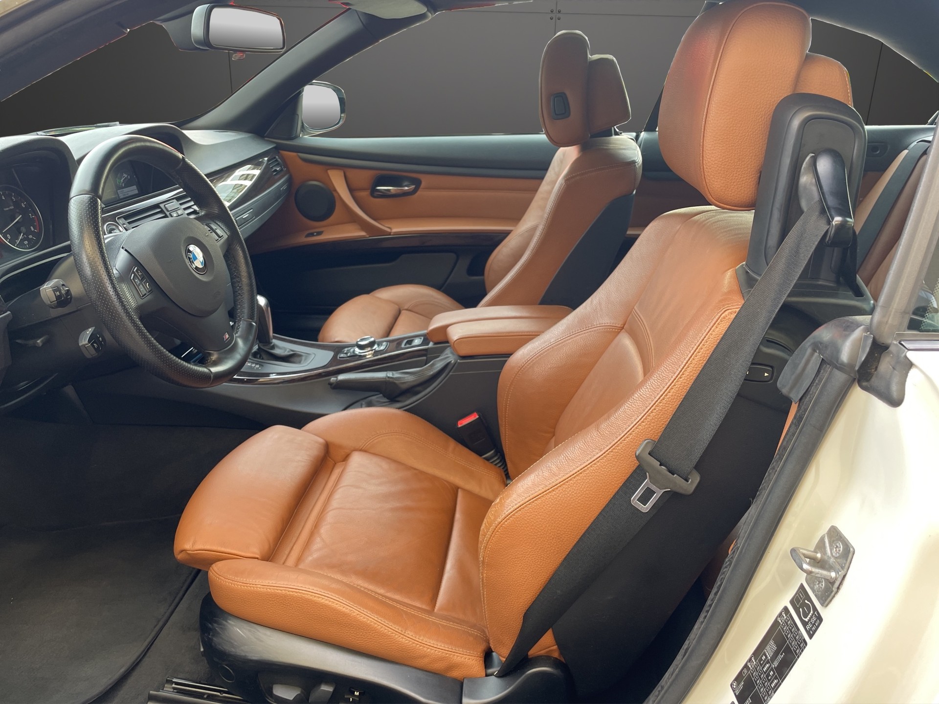 BMW 330i Cabriolet Steptronic-image-14