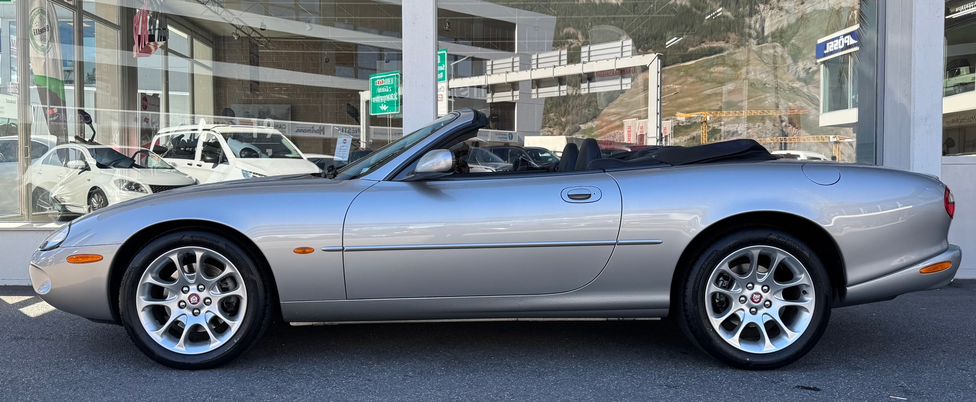 JAGUAR XKR S/C Convertible-image-2