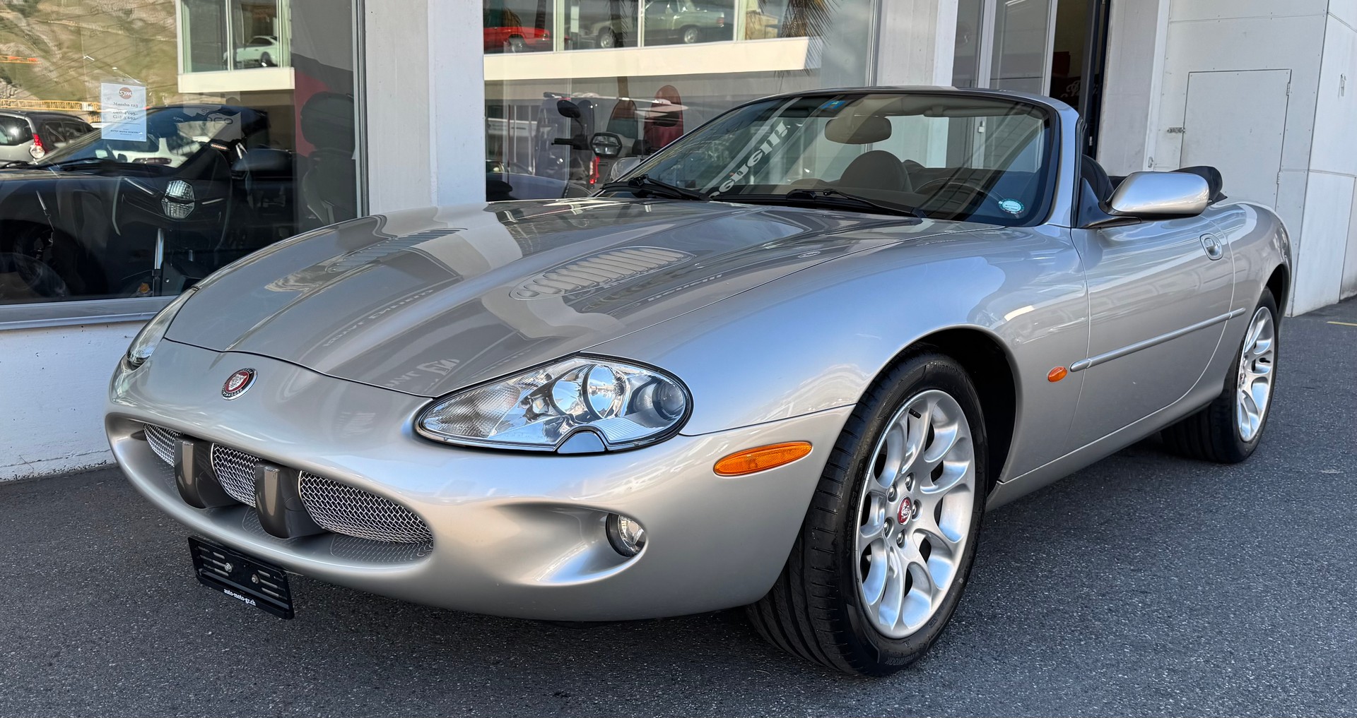 JAGUAR XKR S/C Convertible-image-7