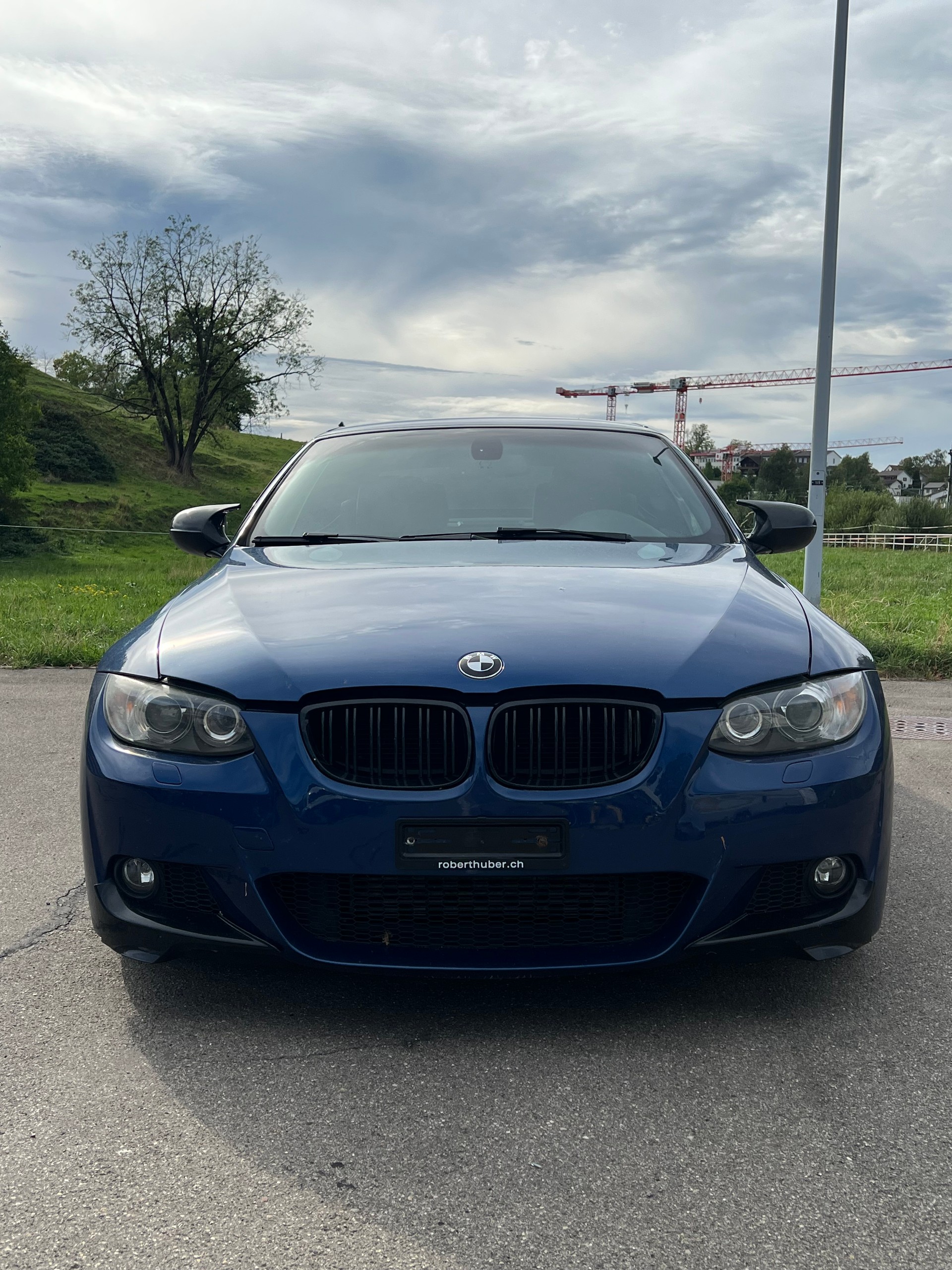 BMW 320d Cabriolet-image-1