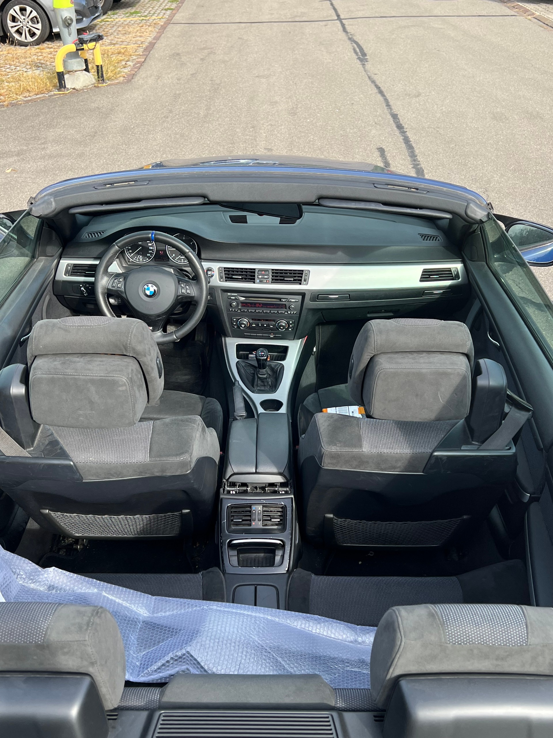 BMW 320d Cabriolet-image-7
