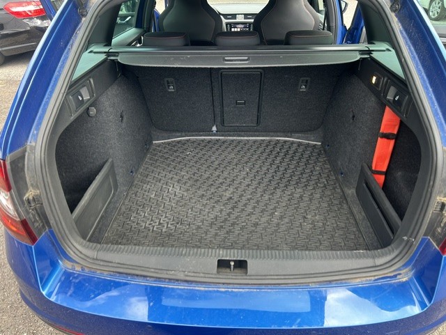 SKODA Octavia Combi 2.0 TDI RS 4x4 DSG-image-7