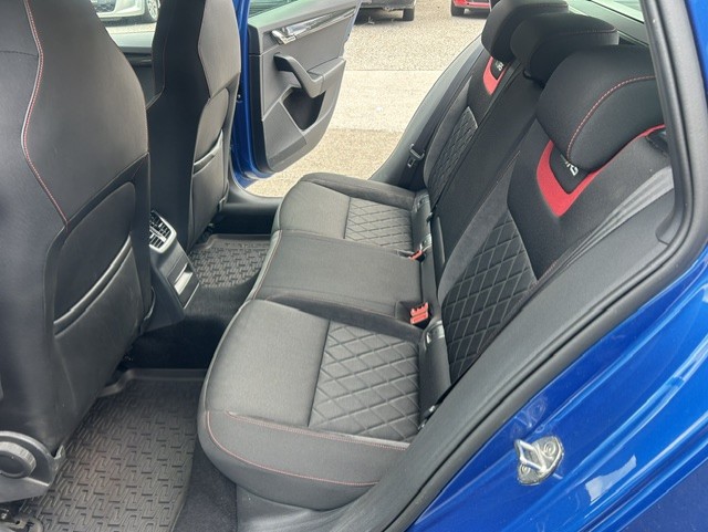 SKODA Octavia Combi 2.0 TDI RS 4x4 DSG-image-3